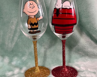Taças de vinho pintadas à mão com amendoim