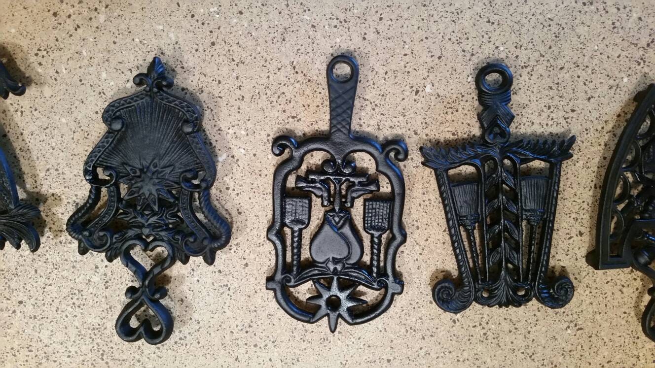 Probably dumb question but… is this just a trivet included in my Dutch oven  birthday gift? Does it serve a purpose? : r/castiron