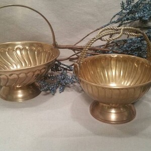 Vtg brass decor pedestal trinket bowl basket