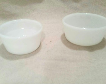 Vintage milk glass ramekin bowls