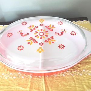 Vintage Pyrex Friendship Pattern Red White Casserole Dish 1.5 Quart