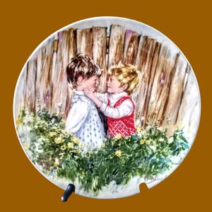 Wedgwood Collectors Plate with Booklet ~ Be my Friend