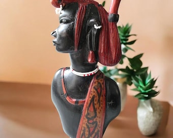 Statue de femme africaine avec boucles d'oreilles et collier ~ Buste en bois sculpté à la main
