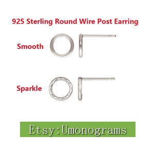 Op de afbeelding: Twee paar ronde oorbel studs van 925 sterling zilver met draad. Het ene paar heeft een gladde afwerking en het andere paar heeft een glinsterende afwerking. Etsy: Umonograms.