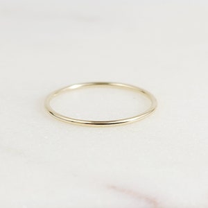 18k Solid Gold Thin Ring, 1mm Yellow Gold Ring, Dainty Stacking Ring, Thin Wedding Band, Minimalist Gold Ring image 3