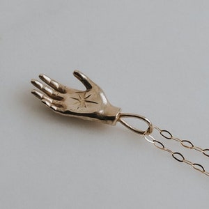 Colar com pingente em forma de mão Figa em ouro maciço, estrela gravada, amuleto da sorte