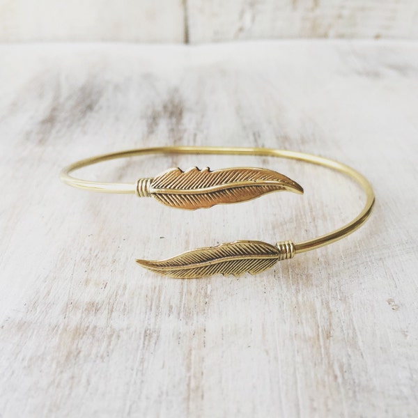 Brass Feather Stacking Bangle, Boho Bangle, Gold Feather, Gold Bracelet, Feather Jewellery, Indian Feather, Navajo Jewellery, Stacking.