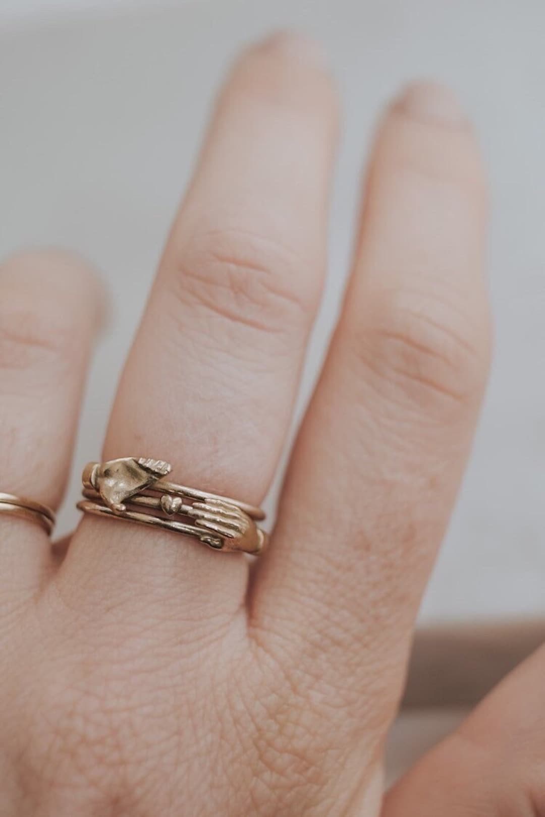 Anillo de mano de Fede Gimmel de oro macizo, Manos entrelazadas