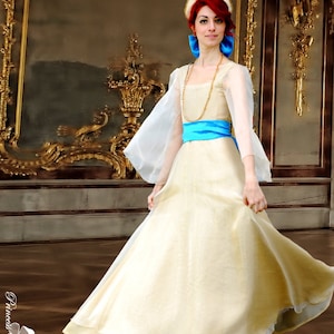 Anastasia robe bleue new arrivals