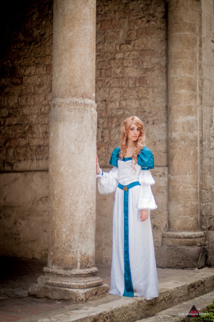 Odette swan princess cosplay