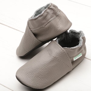 Chaussures bébé en cuir grises, chaussures bébé semelle souple, chaussures pour lit de bébé, garçon, fille, mocassins bébé, chaussons bébé/bébé, cadeau de douche, pointure 0-6, 6-12 mois
