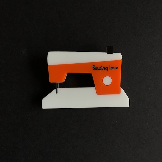 1970s sewing machine brooch – Acrylic