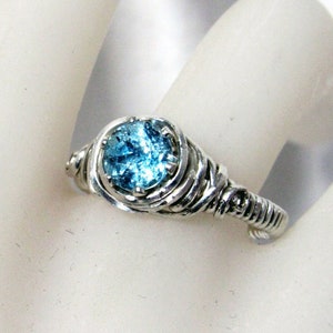 Anillo de topacio azul, plata de ley, envuelto en alambre, topacio azul natural de grado AA de 6 mm, piedra de nacimiento de diciembre, joyería de piedra de nacimiento