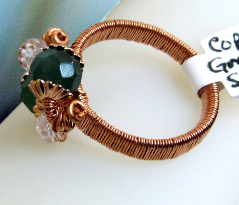 ¡venta! OOAK Green Onyx Ring, Cobre Natural, Cristales Claros de Swarovski, Alambre Envuelto, Tamaño 7 Anillo, Boho Jewelry, Boho Ring imagen 3