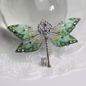 Fairy Wing Key Necklace - Cicada Butterfly Pendant - Fantasy Green Winged Key - Fairycore - Fairy Kei - Mori Kei - Fairy Grunge - Goblincore