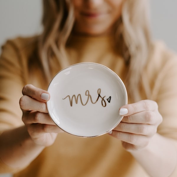 Mrs Ring Dish | Engagement Ring Dish, Wedding Ring Dish, Wifey Gift, Ceramic Jewelry Dish