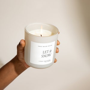 Let It Snow Soy Candle: Cypress, Eucalyptus, Fig Scented Winter Candle, 15oz Beige Jar, Non-Toxic Holiday Candle for Christmas Decor immagine 3