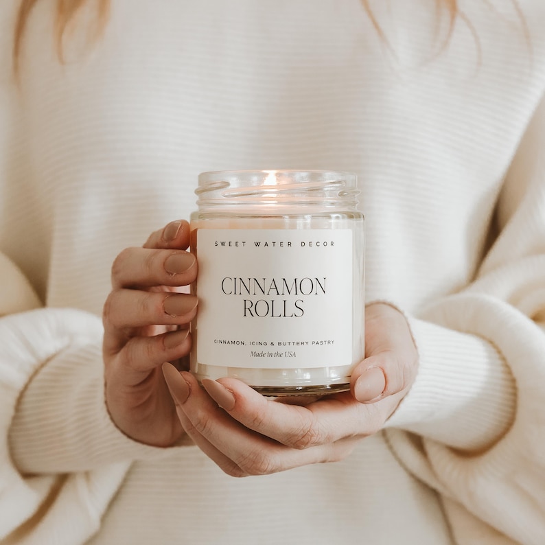 Sweet Water Decor Cinnamon Rolls Candle - Thumbnail 3