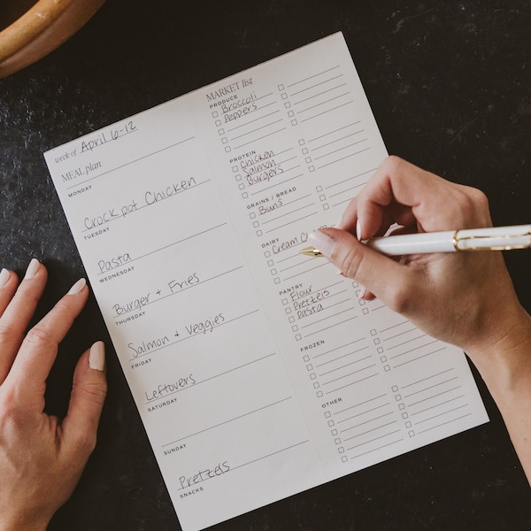 Weekly Meal Planner Notepad: Tear-Away Market List