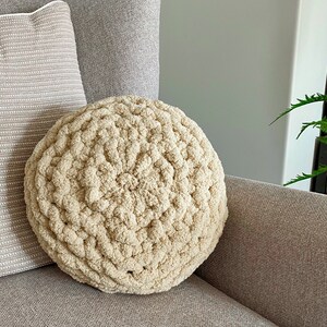 Chenille Round Throw Pillow Bone / Chenille Accent Pillows / Tan Chenille Throw Pillows / Chenille Throw Pillows / Oreillers Accent / Throw Pillows / Throw Pillow / Gift image 4