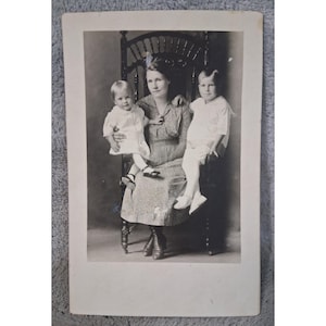 Antique RPPC Postcard Katie Snyder Elvin Orvin Yoder Studio Herington KS 1904-18
