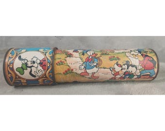 Caleidoscopio giocattolo vintage in latta di Topolino e Paperino della Walt Disney Productions