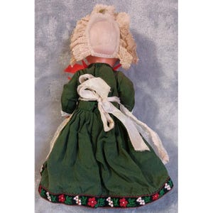 Muñeca vintage de 10 pulgadas, articulaciones elásticas de plástico, cabello pintado, zapatos, defectos en la cara (VER FOTOS) imagen 2