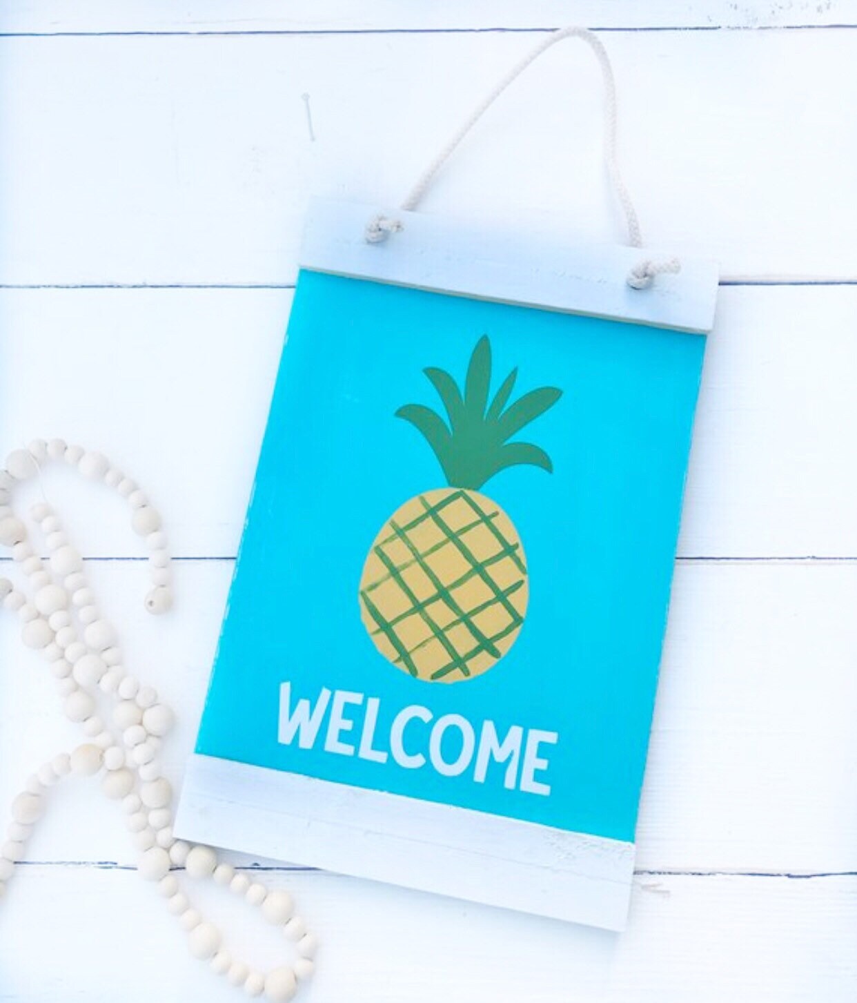 Pineapple sign/hand Etsy