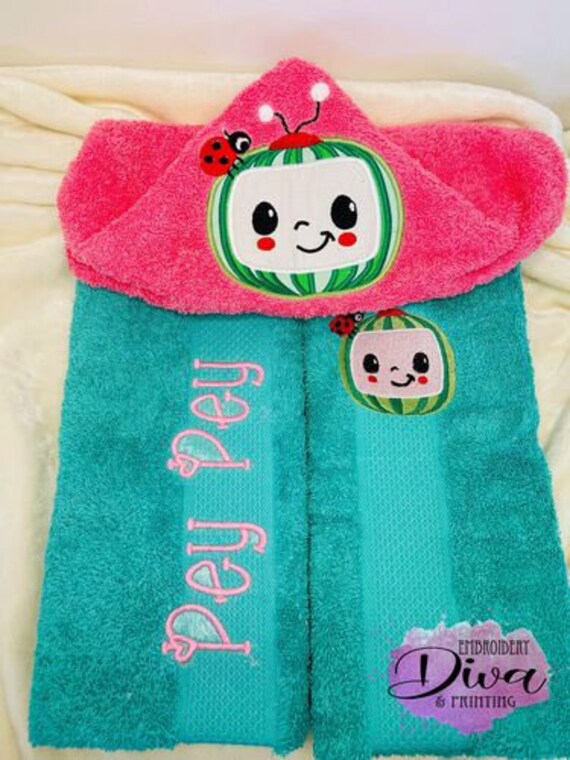 HOODED TOWEL embroidered with a SHEEP design and Personalised Name 0-5 year 