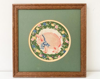 Vintage Pig Needlepoint. Vintage Framed Needlepoint Nursery Room Decor Pig. Round Needlepoint Framed