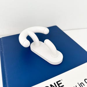 Vintage Con & Con White Plastic Coat Hook Designed by Luigi Caramella Made in Italy 1970s, Postmodern Wall Hook, Vintage White Clothes Hook