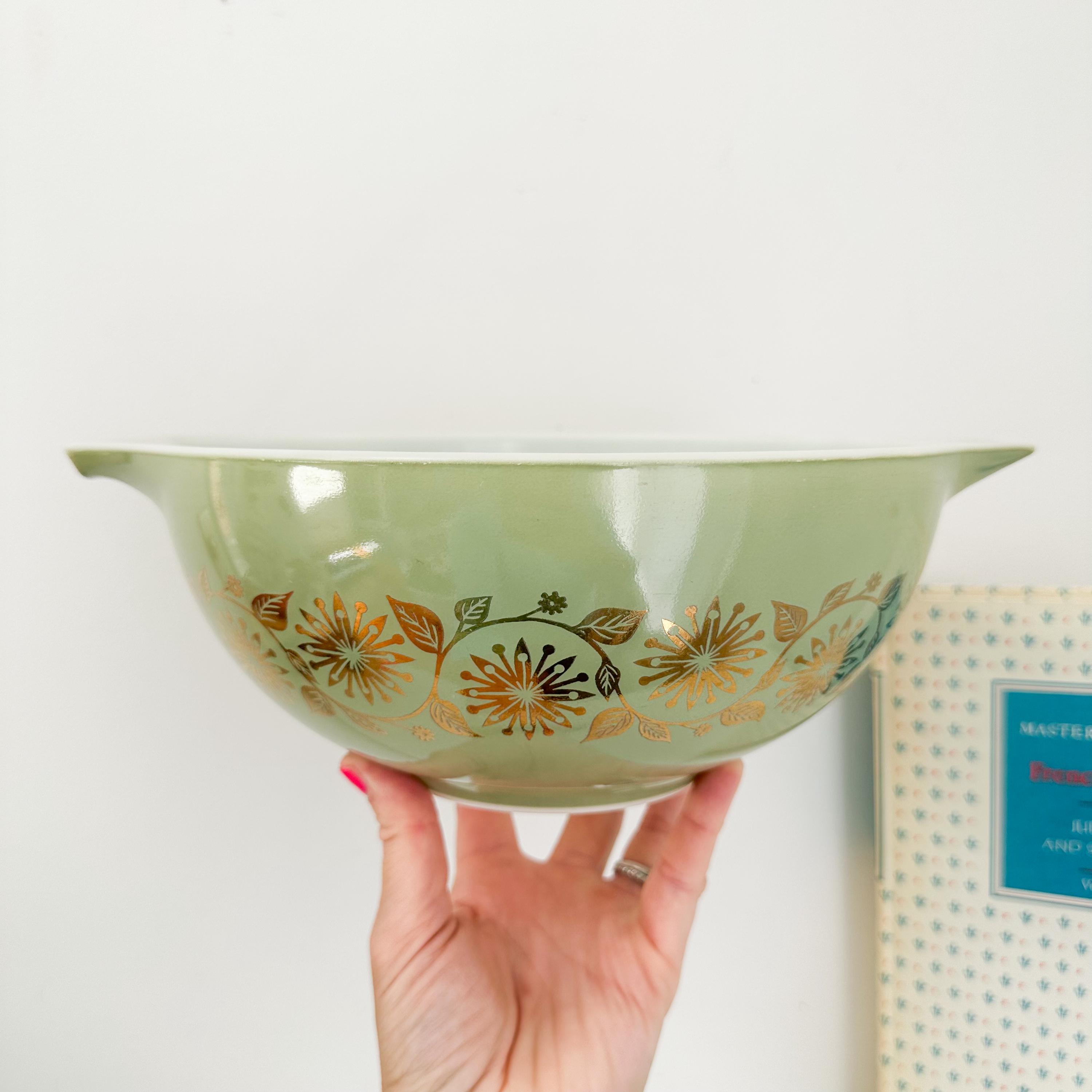 オールドパイレックス2つセット Vintage . Pyrex Set of Two Mixing Bowls Brown, Yellow Made