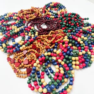 Vintage Wooden Bead Garland with Hearts, Red and Green Garland, 1980s Vintage Christmas Tree Beads, Maroon Garland, Wooden String of Beads