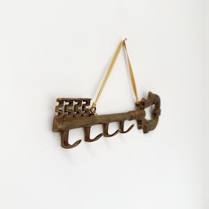 Vintage Brass Key Holder, Key Shaped Key Holder, Multikey Hook Brass, Housewarming Gift Vintage, Vintage Metal Key Hook