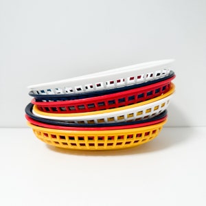 Vintage Ingrid Plastic Food Baskets Set of 8 in Red, White, Blue, and Yellow, Ingrid Chicago Plastic Dinnerware, Vintage Hot Dog Baskets