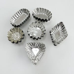 Vintage Swedish Baking Tins Assortment, Vintage Tartlet Tins, Chocolate Molds, Tin Pastry Molds, Individual Metal Ruffled Rim Baking Molds
