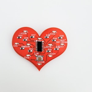 Circuit Board Pin - Mini Red Heart (Red LED&#39;s)