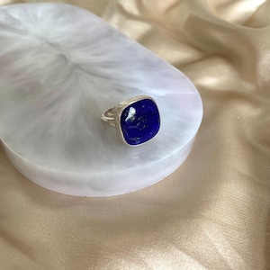 Lapis lazuli silver ring| Deep blue square gemstone| Hand crafted ring| Silver band| Statement ring size 6 | Unique jewelry| Gift for her
