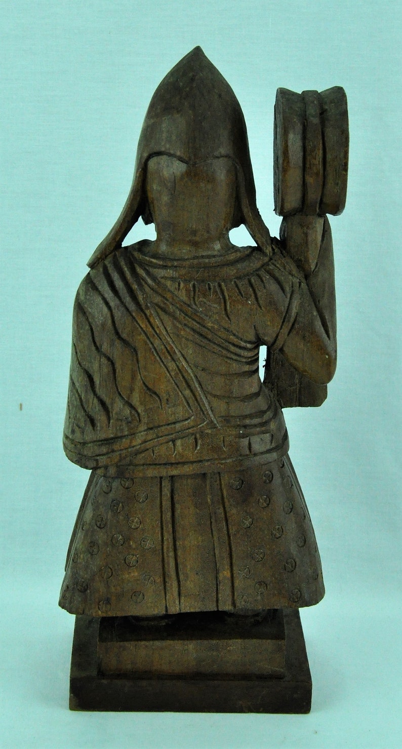 chinese wooden carved figures