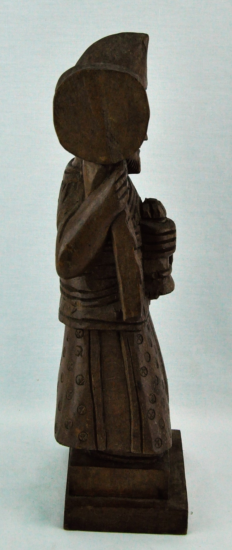 chinese wooden carved figures