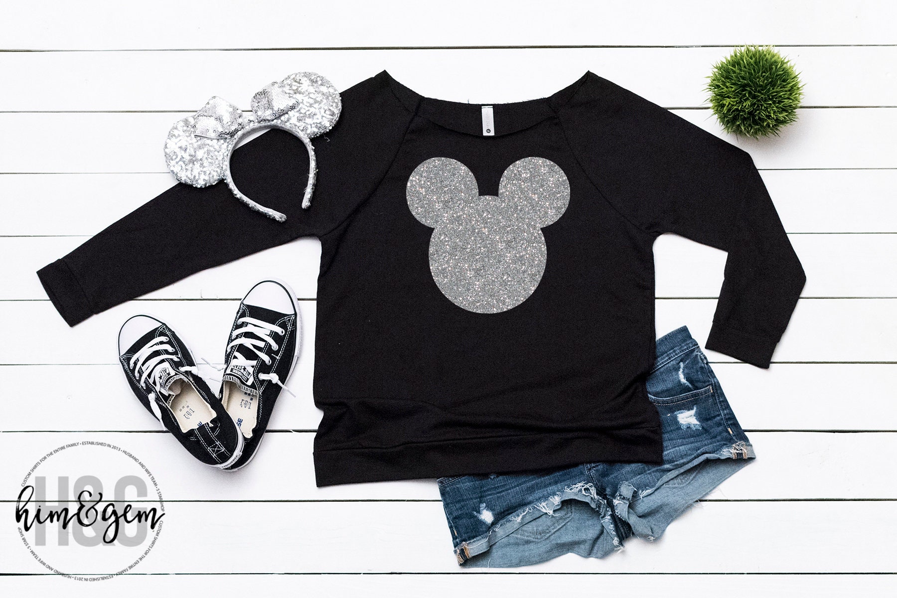 Disney Mickey /& Minnie Glitter Silhouette Ladies Black T Shirt