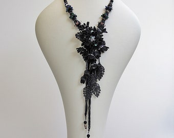 Black moonlight gerbera necklace, Bead embroidered necklace, Handmade bead woven necklace, Onyx Gemstones