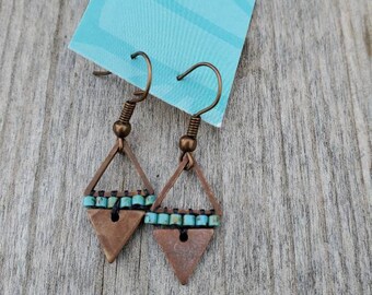 Tiny geometric triange earrings. Beaded geometric minimalist earrings.  Urban edgy style.  Brass and copper and metallic beaded jewelry.