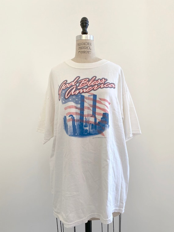 00s Vintage God Bless America 911 T-shirt