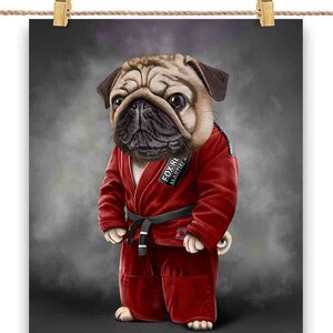 Artista marcial Fawn Pug Dog em Judogi Vermelho: Judô e Karatê - Impressão de pôster, arte de parede, decoração de casa e cartão postal - PrintStarTee