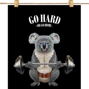 Koala haltérophilie et fitness dans la salle de sport - Impression d’affiche, art mural, décoration intérieure et carte postale - PrintStarTee