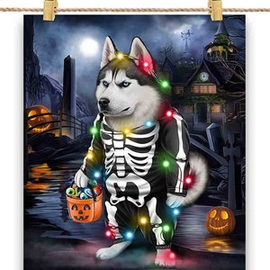 Chien Husky sibérien en costume de squelette : déguisement de fête d'Halloween - impression d'affiche, art mural, décoration intérieure et carte postale - PrintStarTee