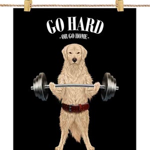 Chien Golden Retriever, haltérophilie dans une salle de sport - Impression d'affiche, art mural, décoration d'intérieur et carte postale - PrintStarTee