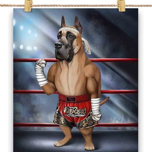 Fawn Great Dane Dog en tant que combattant de Muay Thai Kickboxing - Impression d'affiche, art mural, décoration intérieure et carte postale - PrintStarTee