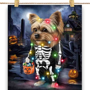 Chien yorkshire terrier en costume squelette : déguisement de fête d'Halloween - impression d'affiche, art mural, décoration d'intérieur et carte postale - PrintStarTee